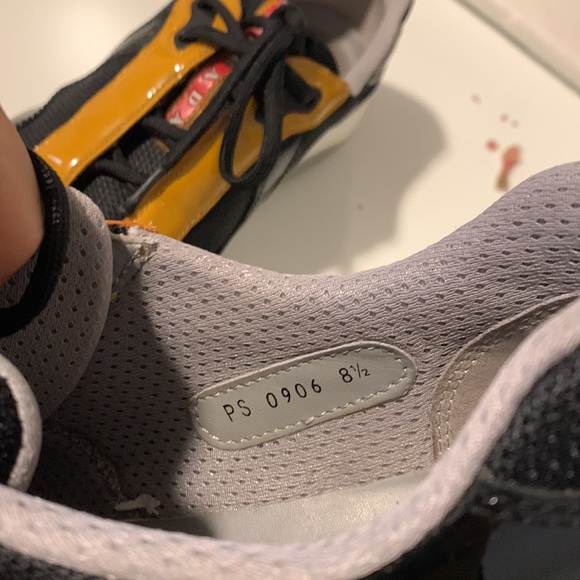 Prada shoes - Picture 3 of 6